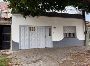PH · 84m² · 5 Ambientes · Venta Casa 5 Amb Lanus Este! Apta Dos Familias