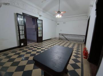 PH · 338m² · 11 Ambientes · PH Antiguo en Primer Piso con Entrada Independiente y Mucho Espacio