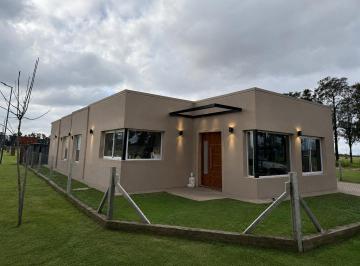 Casa · 150m² · 4 Ambientes · 1 Cochera · Casa en Venta Campana