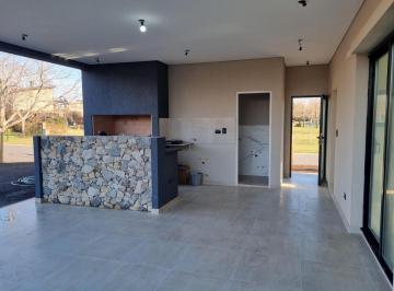 Casa · 169m² · 4 Ambientes · 2 Cocheras · Venta Moderna Casa 4 Amb en Pozo - Barrio Privado Náutico El Cazal, Escobar