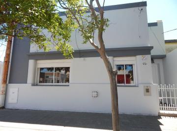 Casa de 4 ambientes, Bahía Blanca · Peru 360, Vende Casa de Dos Dorm.