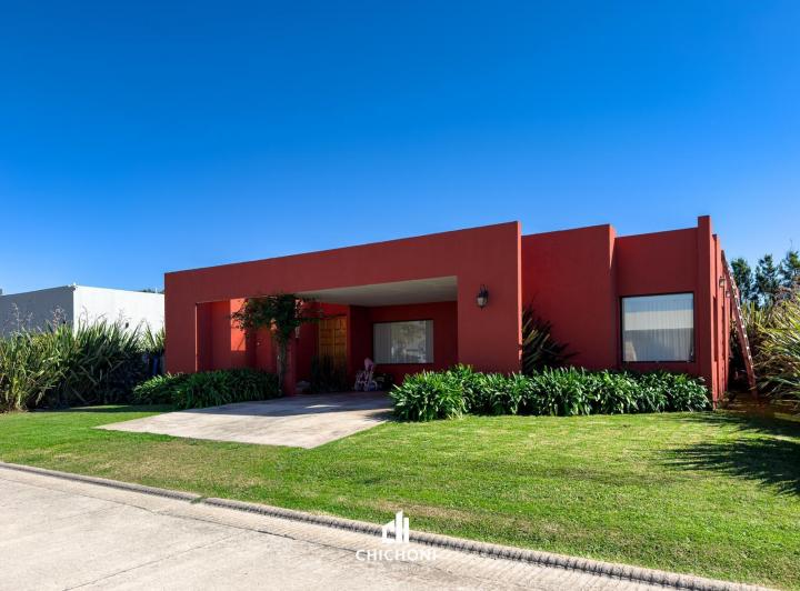 Casa · 154m² · 4 Ambientes · 4 Cocheras