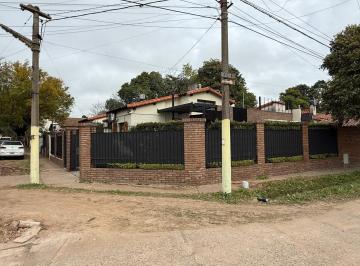 Casa · 160m² · 6 Ambientes · 2 Cocheras · Venta Casa 3 Dorm. con Pileta - Barrio Acindar