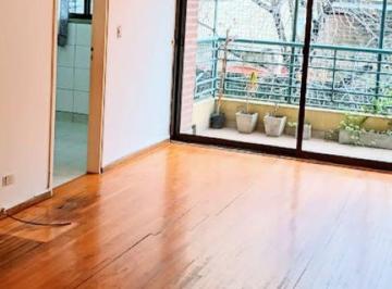 Departamento de 3 ambientes, Villa Urquiza · 3 Ambientes Al Frente con Cochera Fija y Balcon