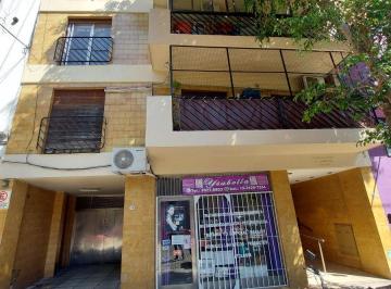 Departamento de 1 ambiente, Caballito · Monoambiente Lateral Luminoso Cocina y Baño Completos Patio Buen Estado General N. Repetto 1178