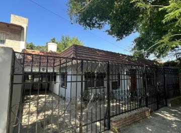 Casa · 144m² · 7 Ambientes · 3 Cocheras · Casa de 2 Dorm. Más Escritorio