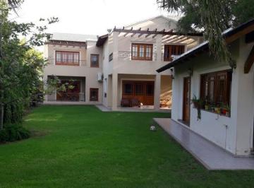 Casa · 460m² · 3 Dormitorios · Casa - Country Jockey Club Cordoba