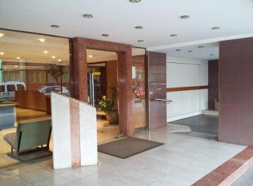Departamento · 47m² · 2 Ambientes · Oportunidad 2 Amb Amplio Todo Al Frente Excelente Ubicacion.