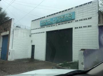 Bodega-Galpón · 300m² · Alquilo Galpon en Villa Alberdi