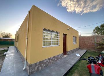 Casa · 100m² · 4 Ambientes · Casa en Venta B° 8 de Agosto Centenario