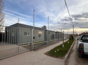 PH · 80m² · 3 Ambientes · 2 Cocheras · PH en Venta Centro Plottier