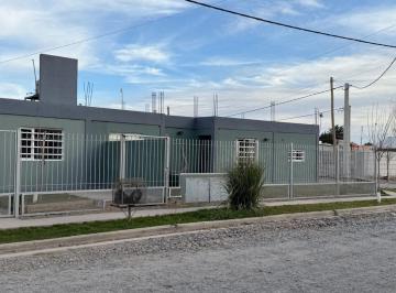 PH · 80m² · 3 Ambientes · 2 Cocheras · PH en Venta Centro Plottier