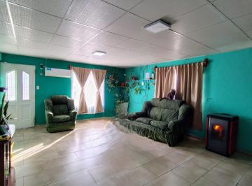 Casa · 222m² · 6 Ambientes · Casa en Venta en Senillosa