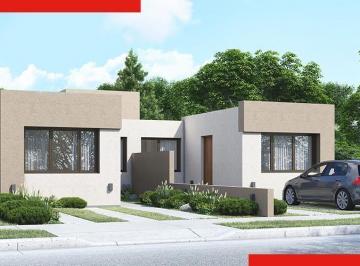 Casa · 54m² · 2 Dormitorios · Casa en Capital