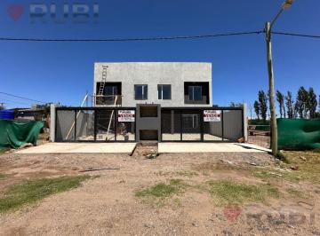 PH · 170m² · 6 Ambientes · 1 Cochera · PH en Neuquen