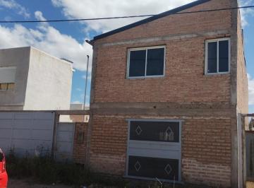 Casa · 124m² · 8 Ambientes · Casa en Barrio Las Calandrias