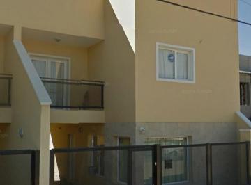 PH · 110m² · 4 Ambientes · PH en Plottier