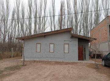 Casa · 100m² · 7 Ambientes · 1 Cochera · Casa en Venta, Ferri Rn