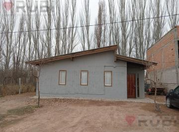 Casa · 100m² · 7 Ambientes · 1 Cochera · Casa en Venta, Ferri Rn