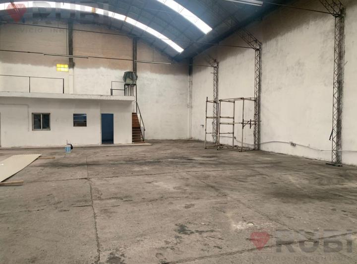 Bodega-Galpón · 1000m² · 4 Ambientes · 1 Cochera