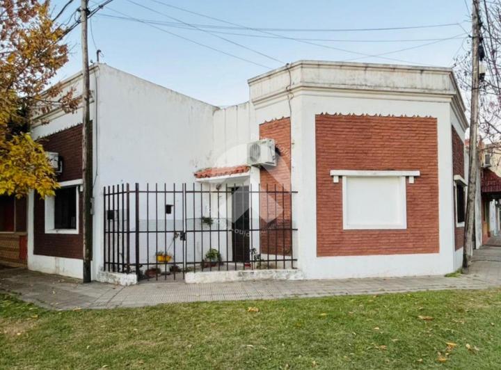 Casa · 64m² · 5 Ambientes · 1 Cochera