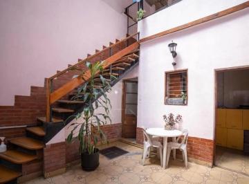 Casa · 165m² · 6 Dormitorios · Casa en Boedo Venta