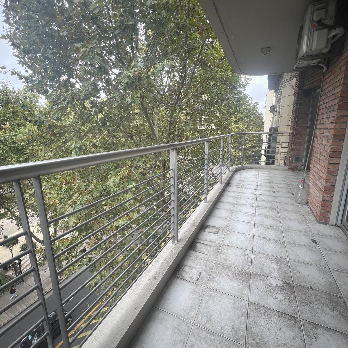 Avenida Pueyrredón al 2100