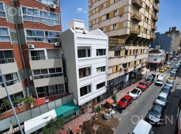 Edificio · 344m² · 12 Ambientes · Edificio en Venta - Edificio Completamente Renovado con Balcon y Terraza
