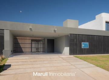 Casa · 360m² · 6 Ambientes · 2 Cocheras · Casa en Venta en Mansos del Sur