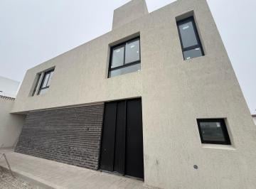 Casa · 360m² · 6 Ambientes · 2 Cocheras · Casa en Mansos del Sur
