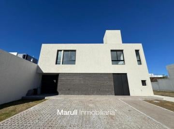 Casa · 360m² · 6 Ambientes · 2 Cocheras · Casa en Mansos del Sur