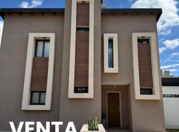 Casa · 190m² · 6 Ambientes · 2 Cocheras · Se Vende Casa en Campo Norte