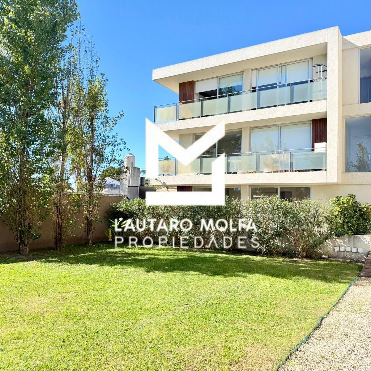 Gabriela Mistral al 600