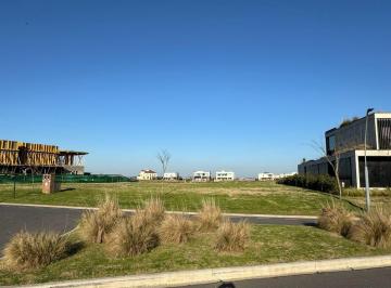 Terreno · 986m² · Puertos del Lago, Barrio Costas
