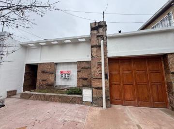 Casa de 7 ambientes, Córdoba · Recien Reacondicionada! con Lindo Patio!