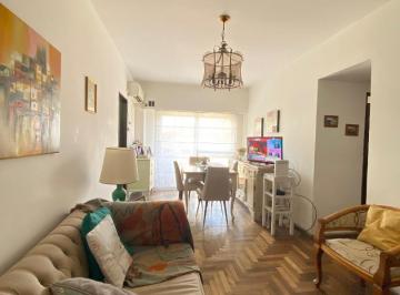 Departamento · 50m² · 3 Ambientes · Luminoso Tres Ambientes con Balcón a La Calle