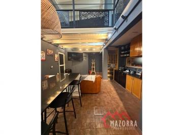 Casa · 300m² · 5 Ambientes · 4 Cocheras · Casa en Venta - Santos Lugares