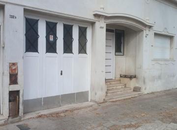 Casa · 94m² · 3 Ambientes · Casa en Alquiler - 2 Dorm. 1 Baño - 100 m - La Plata
