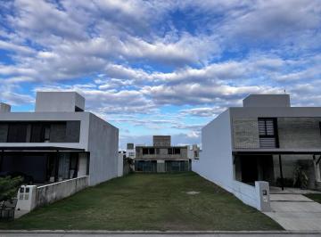 Terreno · 360m² · Terreno en La Calandria