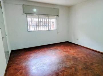 Departamento de 4 ambientes, Rosario · Moreno 200. Departamento Al Frente de 2 Dorm. con Patio en Planta Baja!