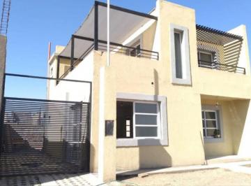 Casa · 120m² · 3 Ambientes · 2 Cocheras · Alquiler Casa Barrio Privado Maipu
