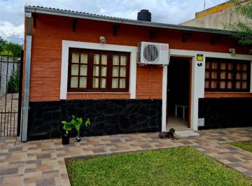 Casa de 5 ambientes, Capitán Bermúdez · Venta Casa con Cochera Más Quincho Totalmente Equipada
