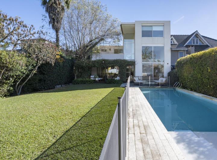 Casa · 450m² · 6 Ambientes · 2 Cocheras
