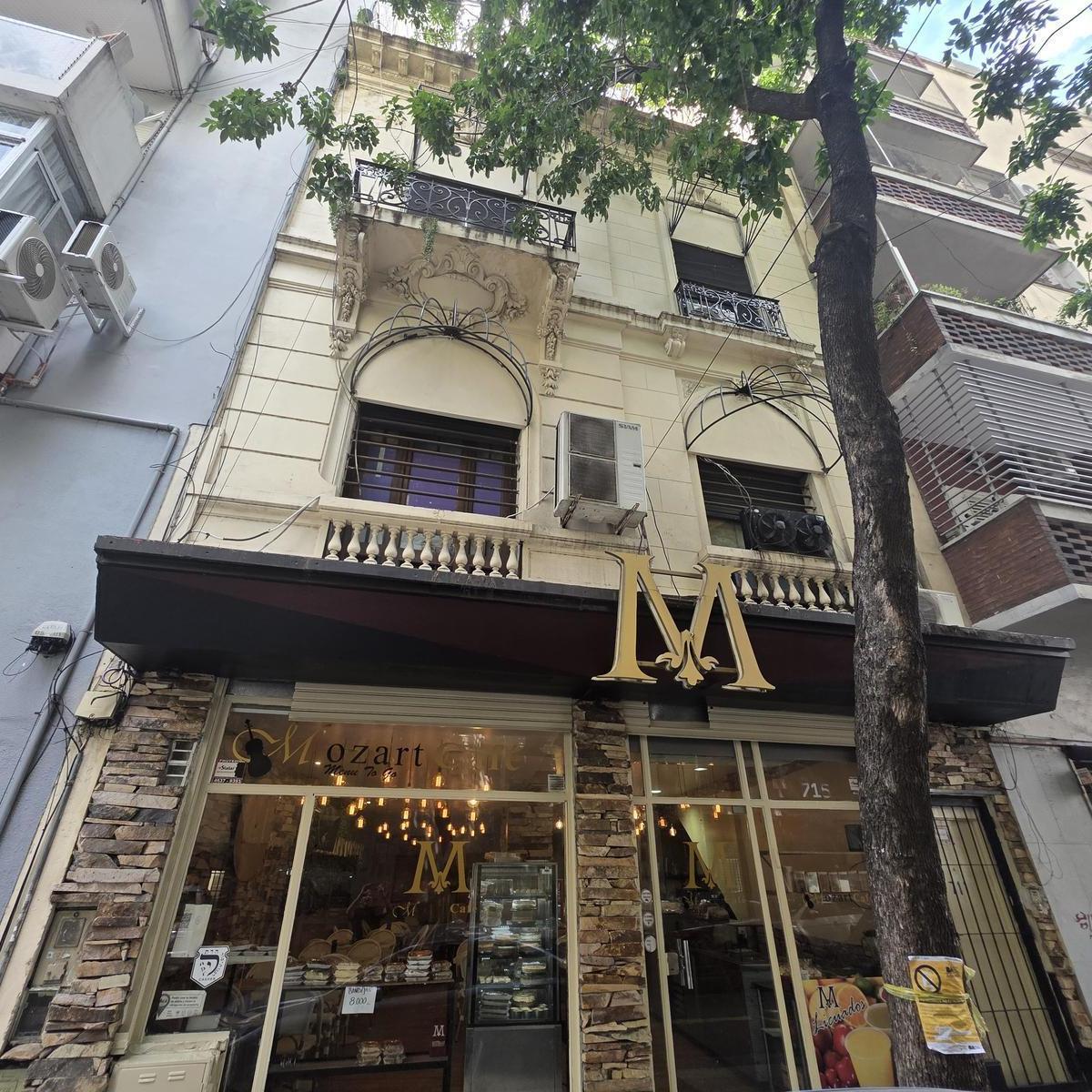 Larrea al 700, Balvanera, Capital Federal