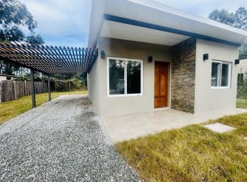Casa · 58m² · 3 Ambientes · 1 Cochera · Casa - Punta del Este. Parque Burnett. Casas de 2 o 3 Dorm.