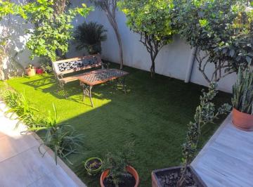 Casa · 140m² · 5 Ambientes · 2 Cocheras · Casa en Venta - Arguello