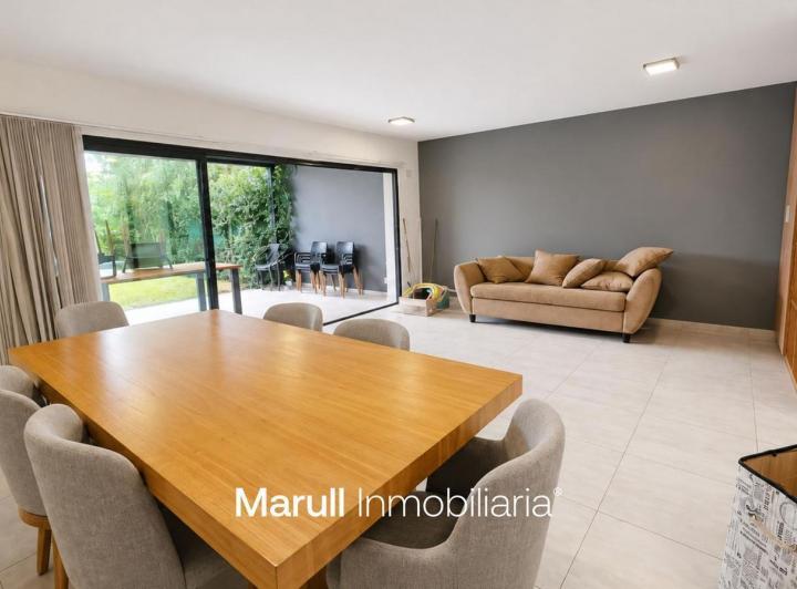 PH · 250m² · 5 Ambientes · 2 Cocheras