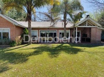 Quinta vacacional · 200m² · 3 Ambientes · Casa Quinta en Venta Francisco Álvarez, Moreno