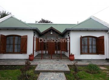 Quinta vacacional · 120m² · 6 Ambientes · 1 Cochera · Casa Quinta en Venta o Permuta Ubicado en Necochea, Costa Atlántica, Buenos Aires