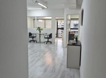 Oficina comercial de 1 ambiente, Belgrano · Oficina Muy Luminosa Al Frente con Cochera a m de Av Libertador!